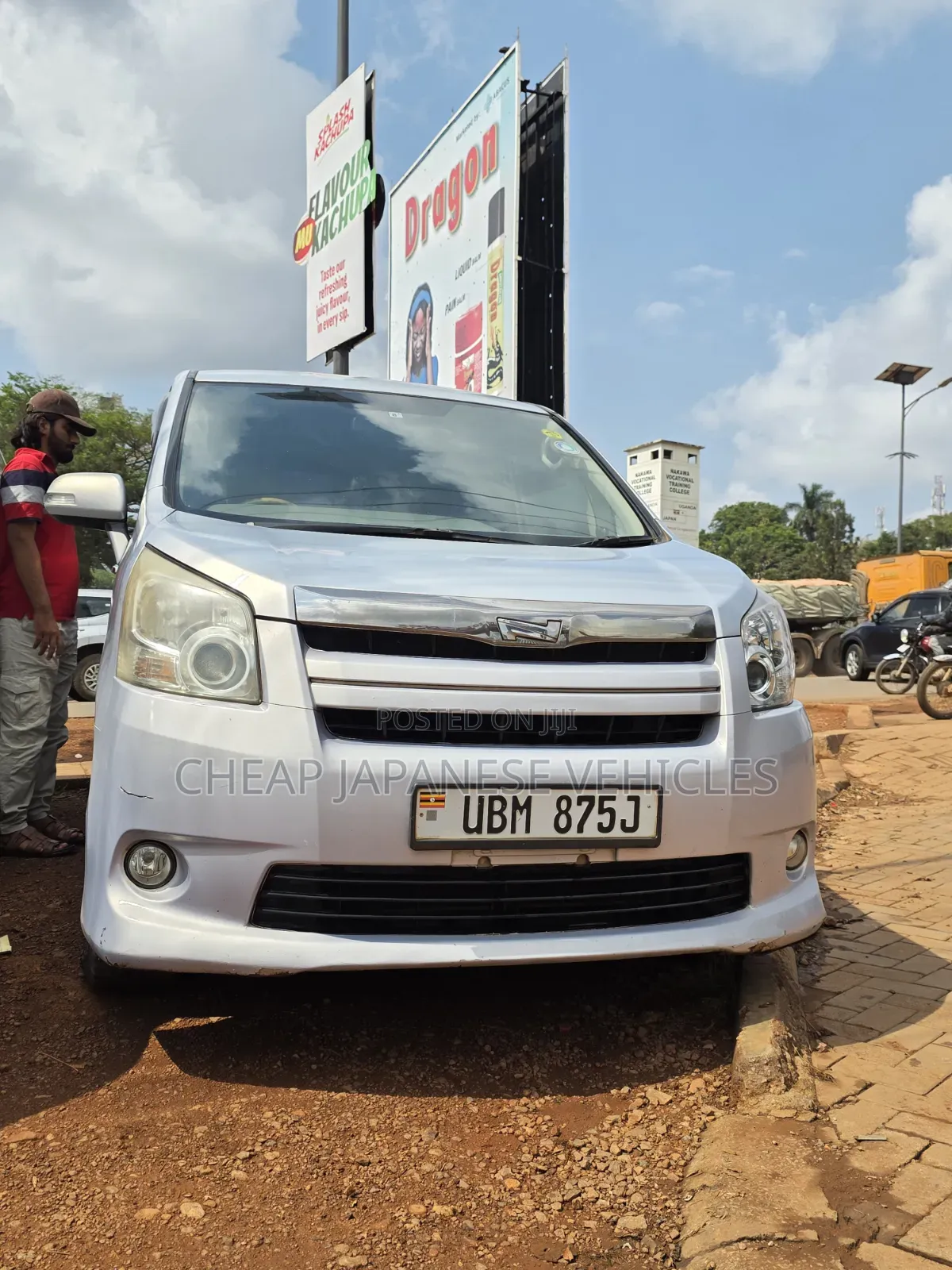 Toyota Noah 2.0 158hp AWD (8 Seater) 2009 Silver