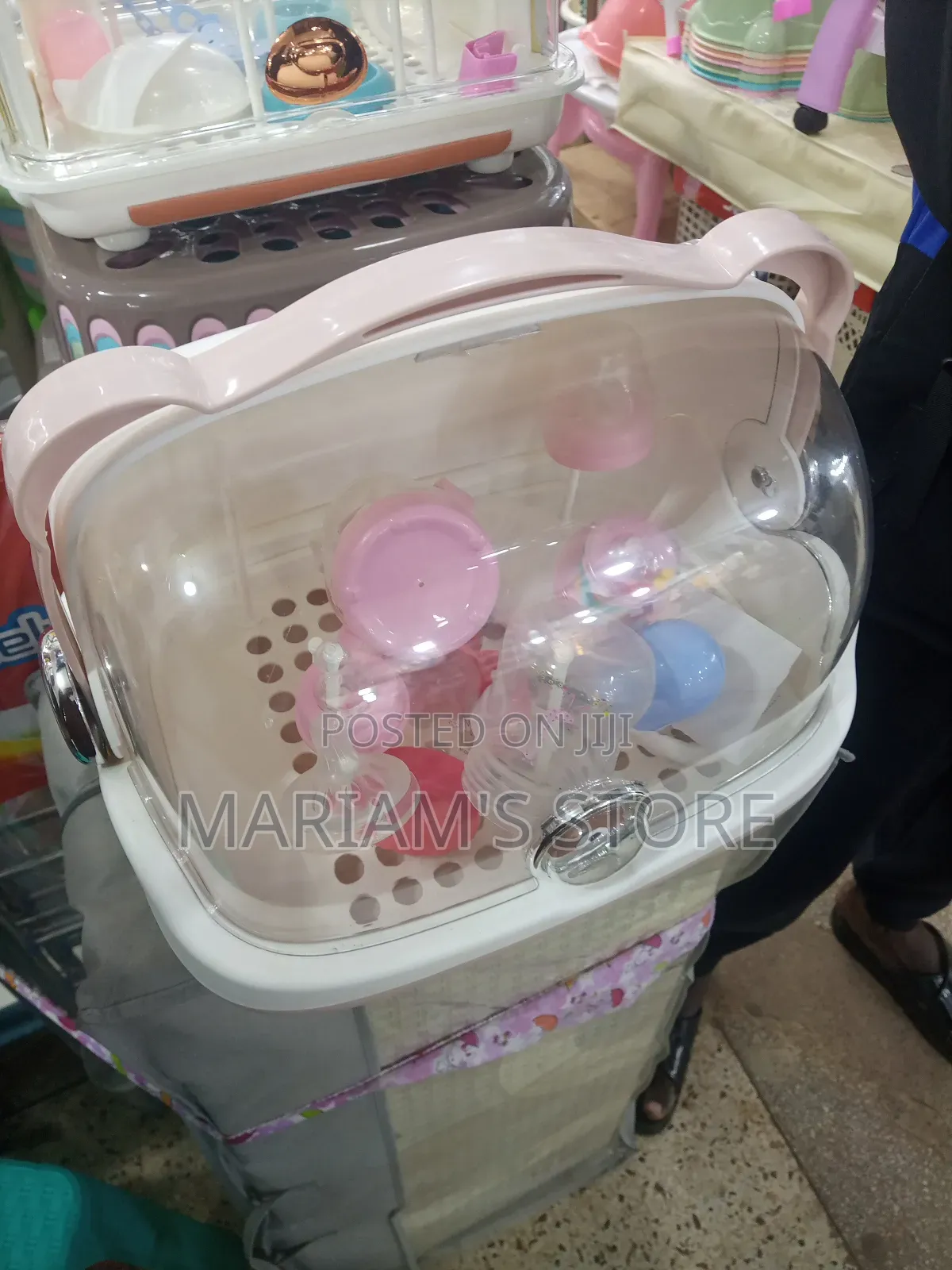 Baby Bottle Storage and Drying Rack in a Bear-Shaped Handlefor Dust