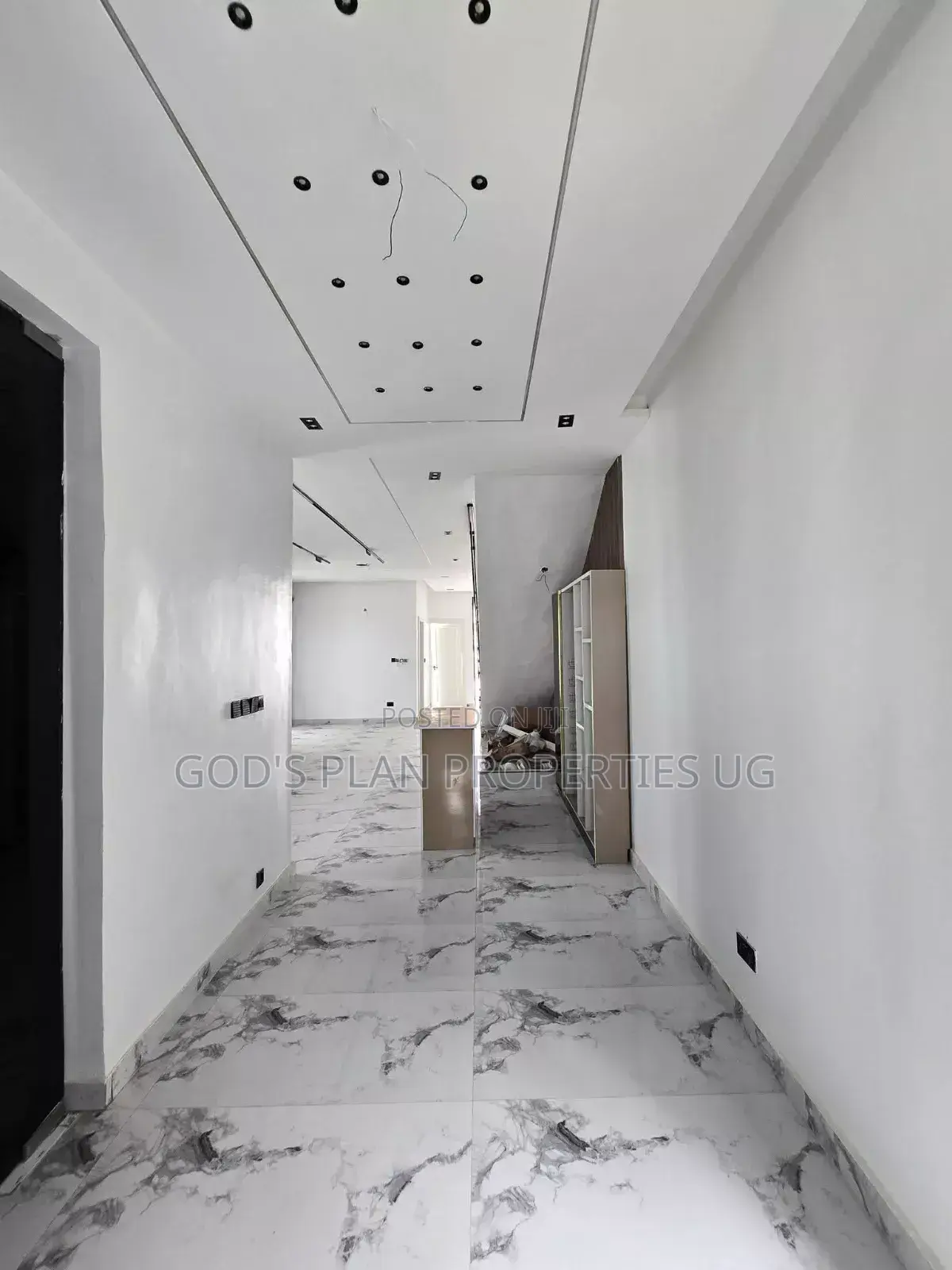 3bdrm Apartment in Muyenga Bukasa, Central Division for rent