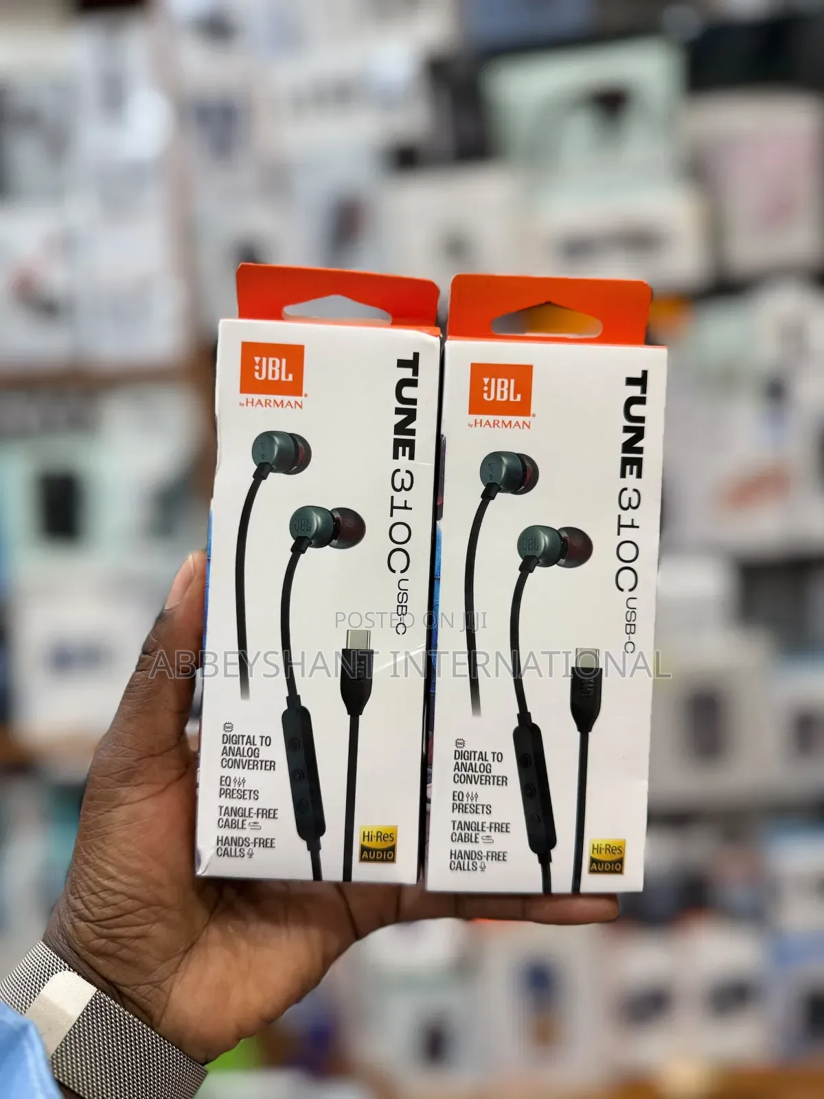 JBL Tune 310c Usb-C Wired Earphones Featuring a 3-Button Remote