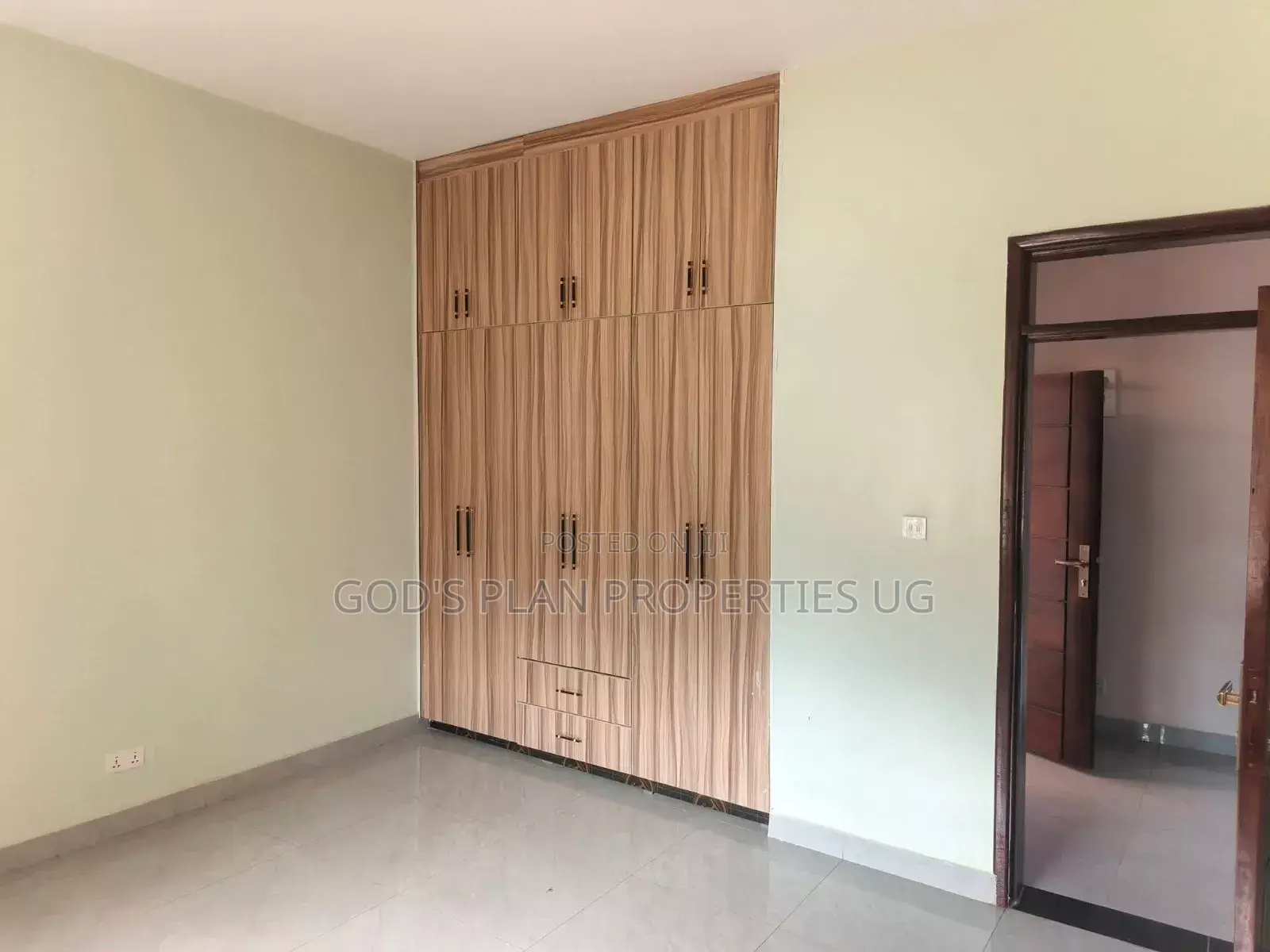 5bdrm Duplex in Bugolobi Estate, Central Division for rent