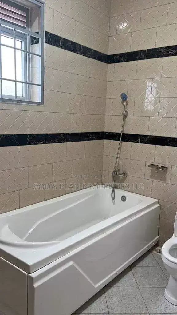 5bdrm Duplex in Bugolobi Estate, Central Division for rent
