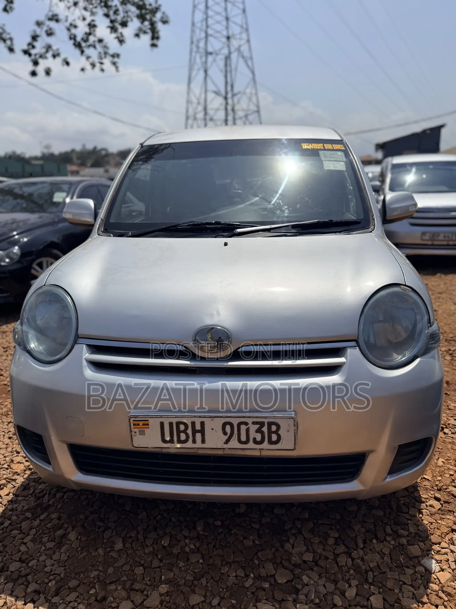 Toyota Sienta 2010 Silver