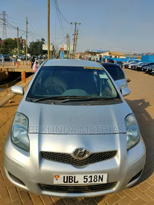 Toyota Vitz 2008 Silver