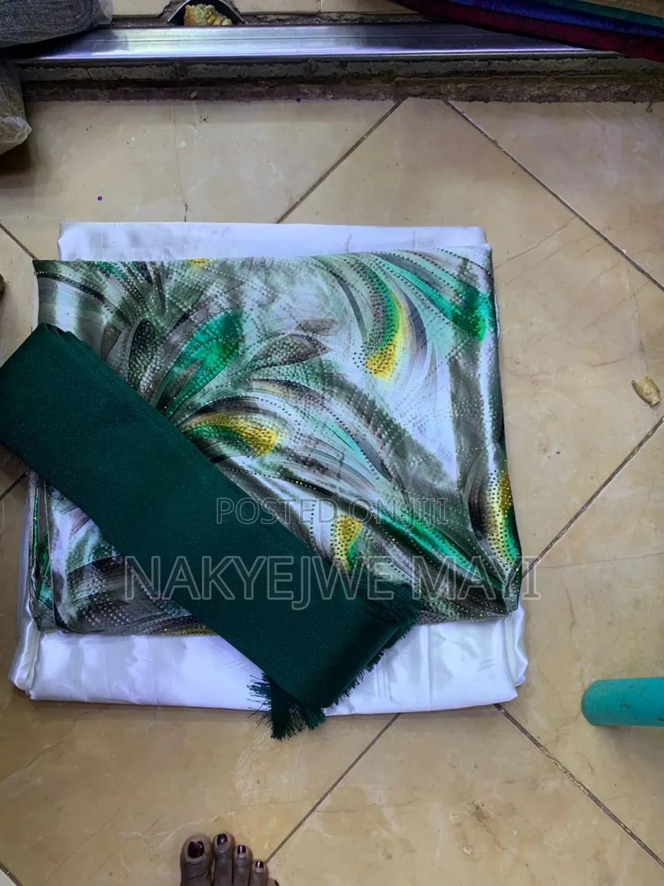 Volvet Materials for Gomesi