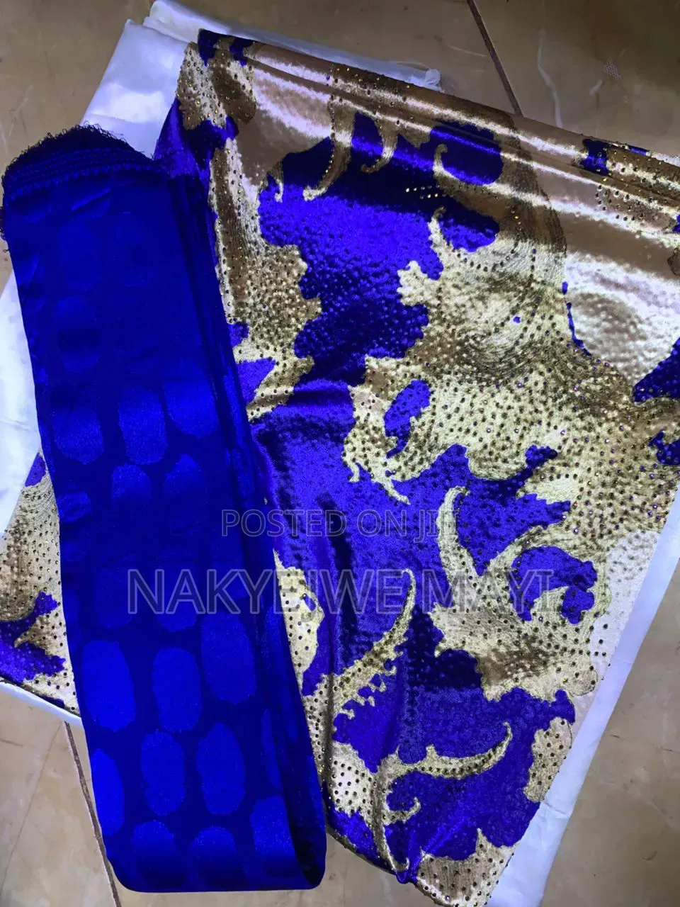 Volvet Materials for Gomesi