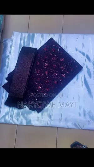 Volvet Materials for Gomesi