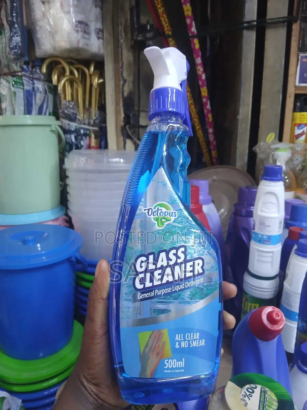 500ml Bottle of Octopus Glass Cleaner.