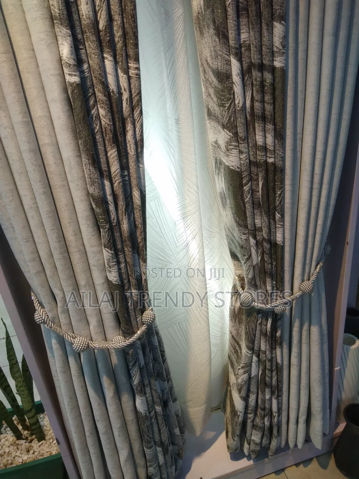 Drapery Coverture Per Metre