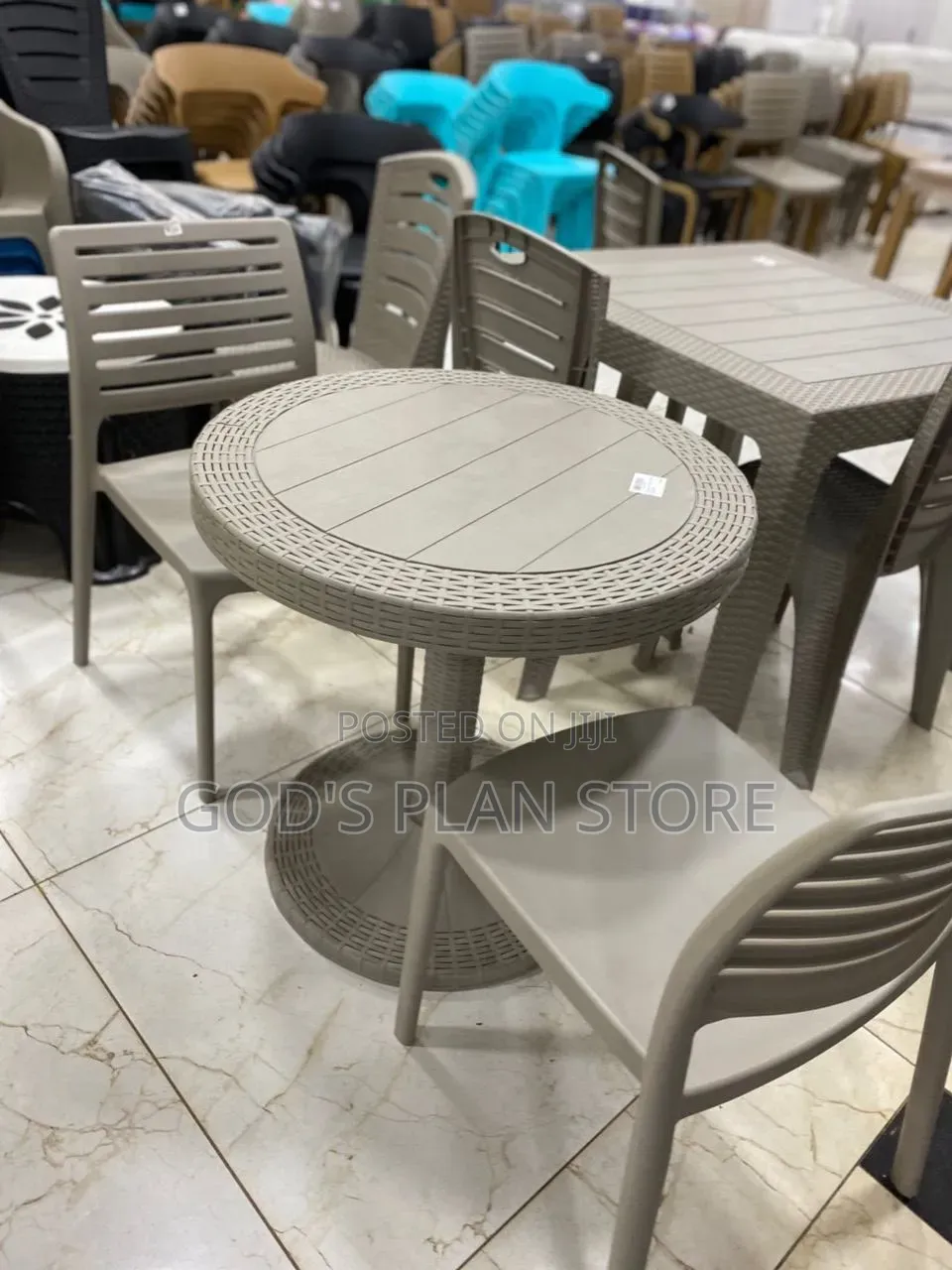 Hotels Dining Table and Chairs Set(Graywish)