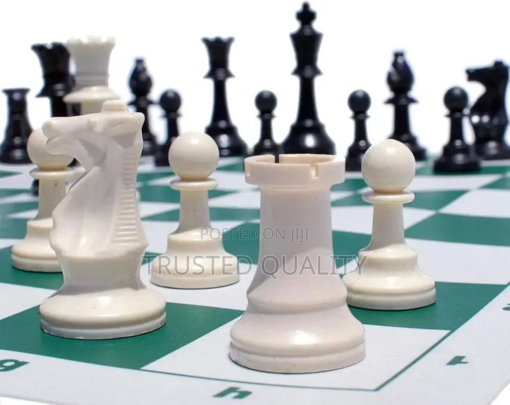 Foldable Chess Set