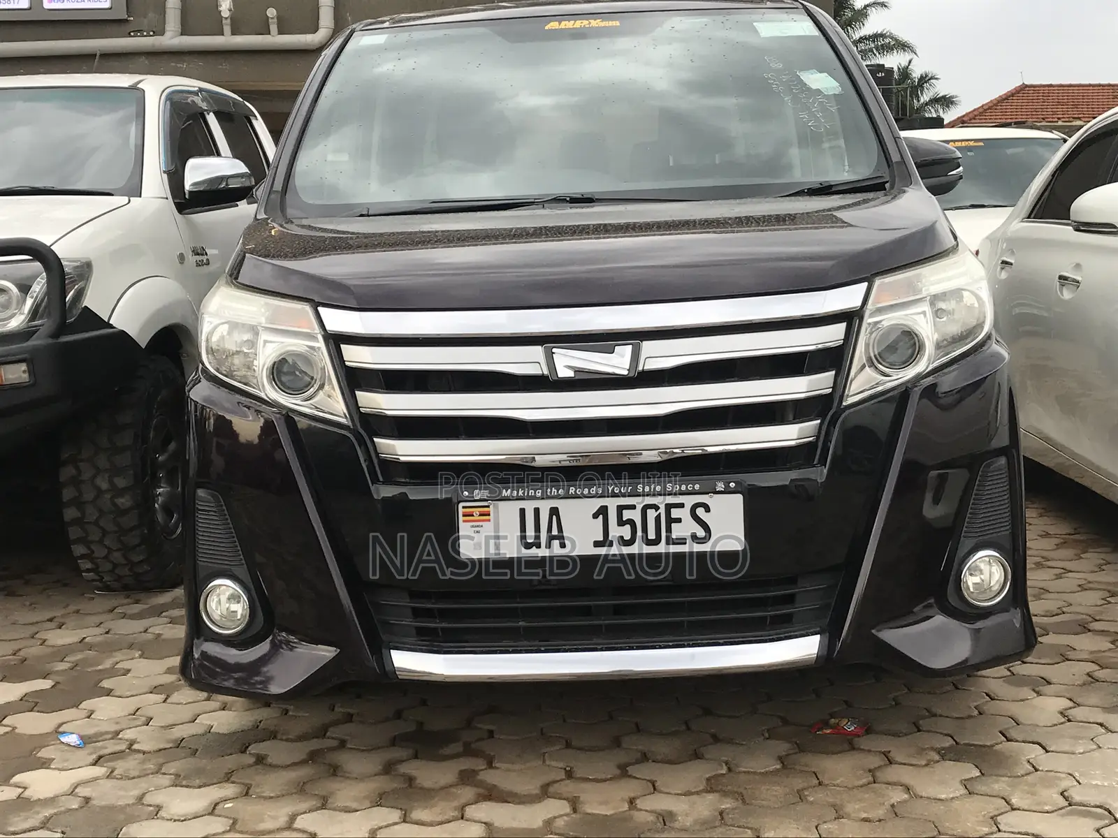 Toyota Noah 2015 Maroon