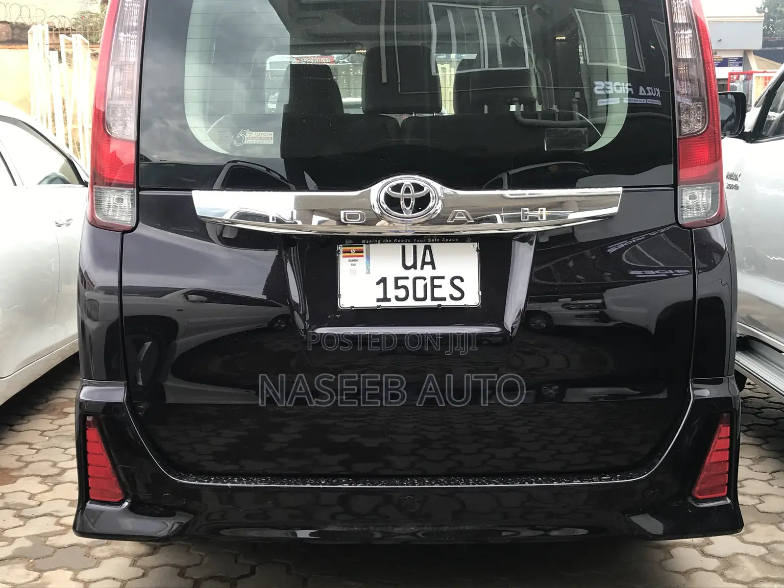 Toyota Noah 2015 Maroon