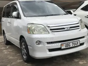 Toyota Noah 2006 White