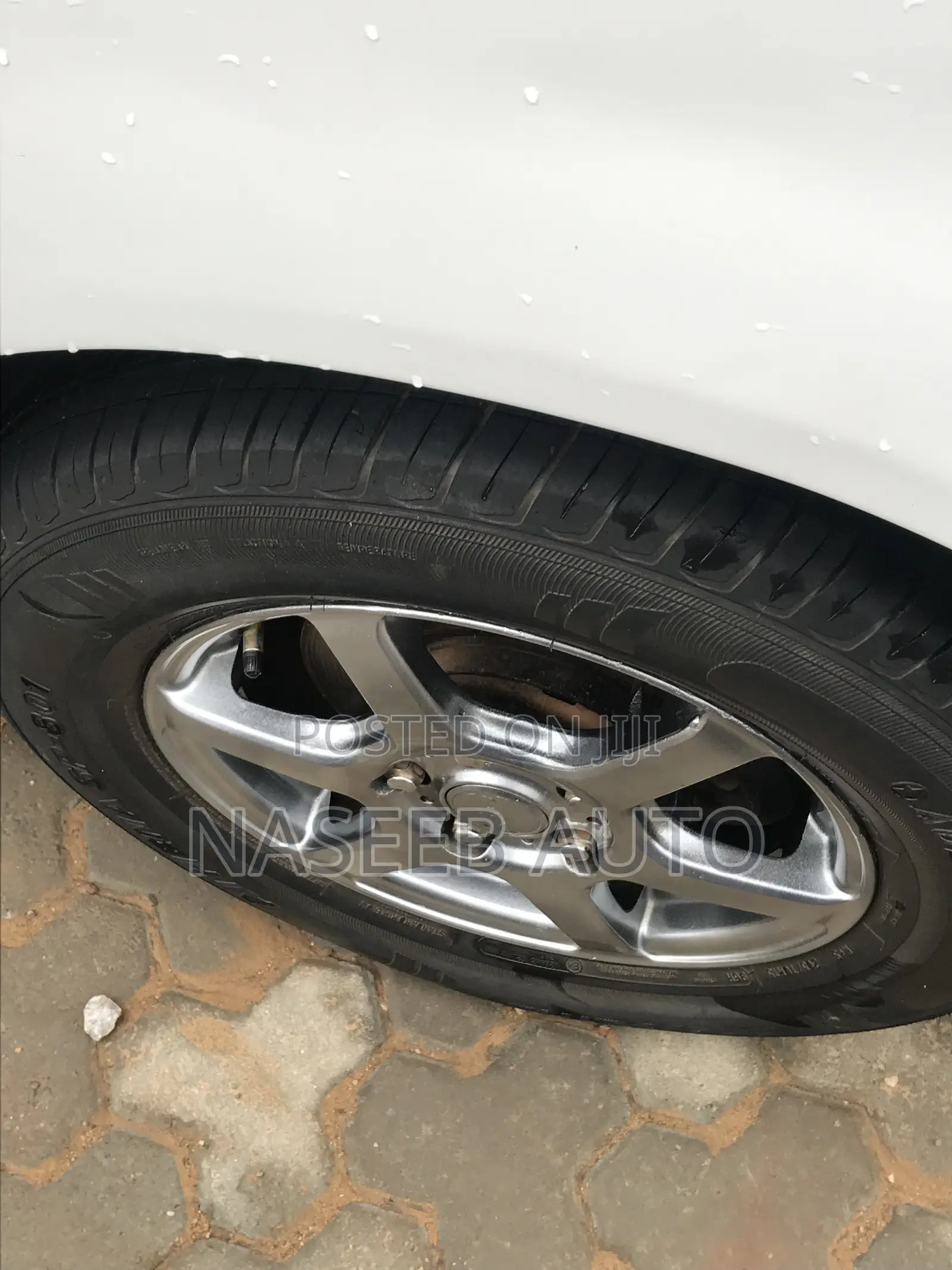 Toyota Noah 2006 White