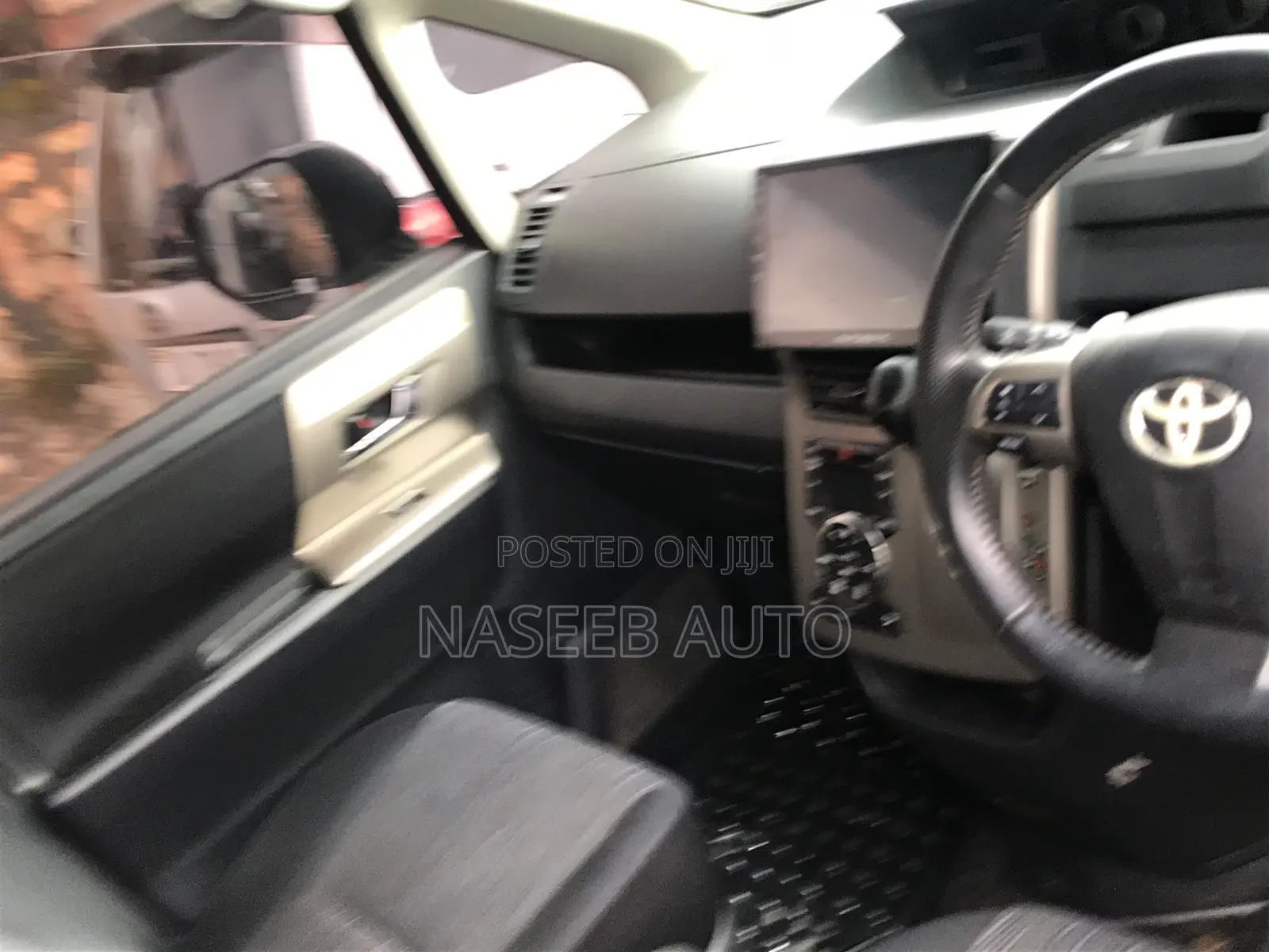 Toyota Noah 2012 Black