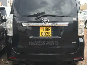 Toyota Noah 2012 Black