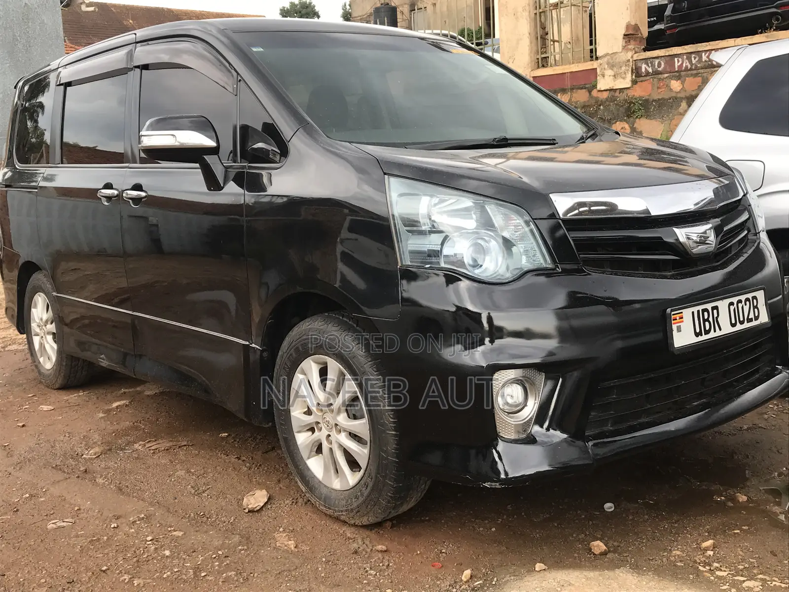 Toyota Noah 2012 Black