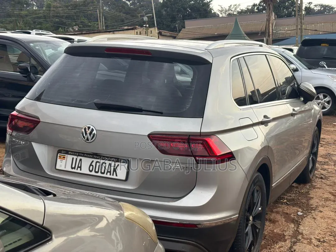 Volkswagen Tiguan 2020 Gold