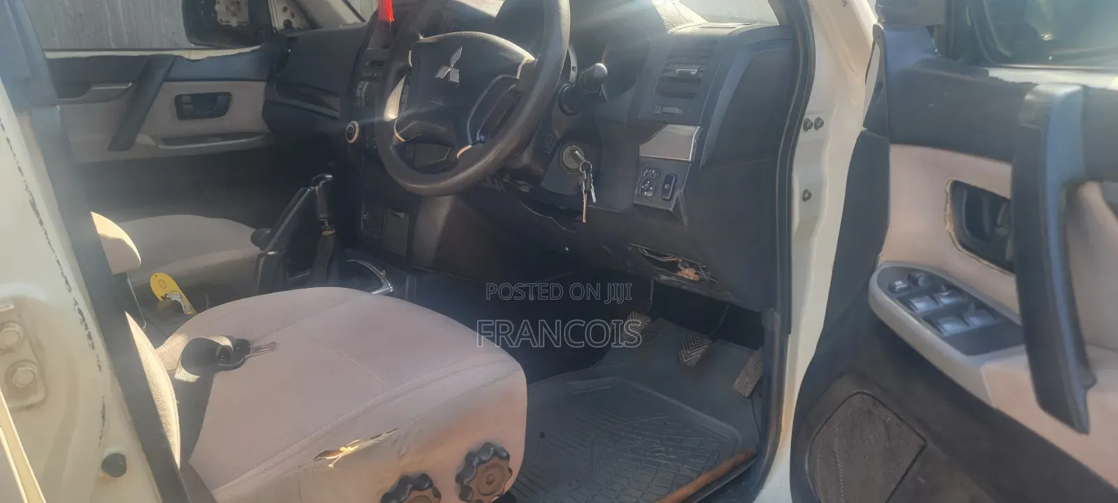 Mitsubishi Pajero 2010 Pearl