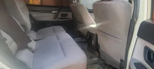 Mitsubishi Pajero 2010 Pearl