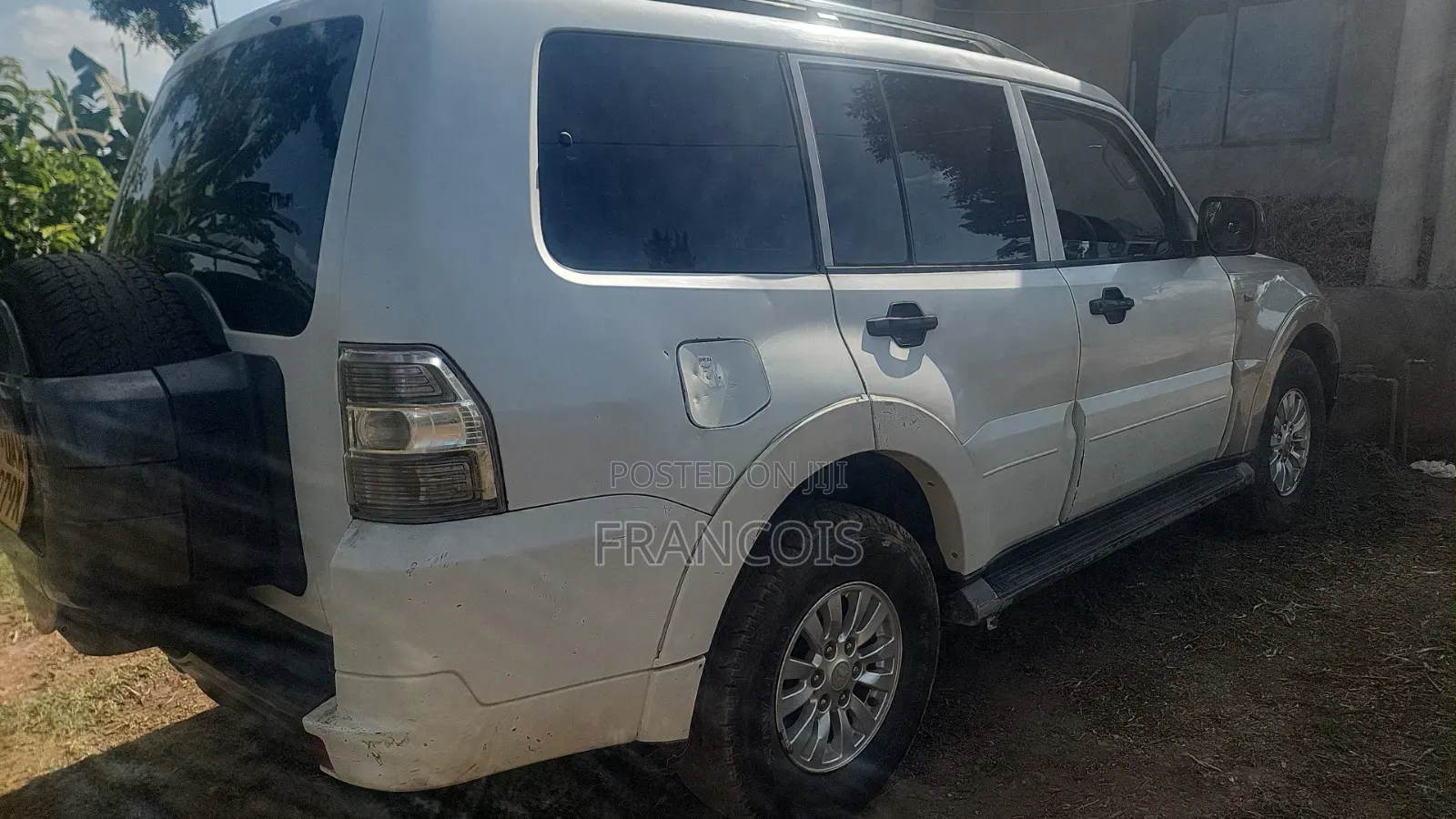Mitsubishi Pajero 2010 Pearl