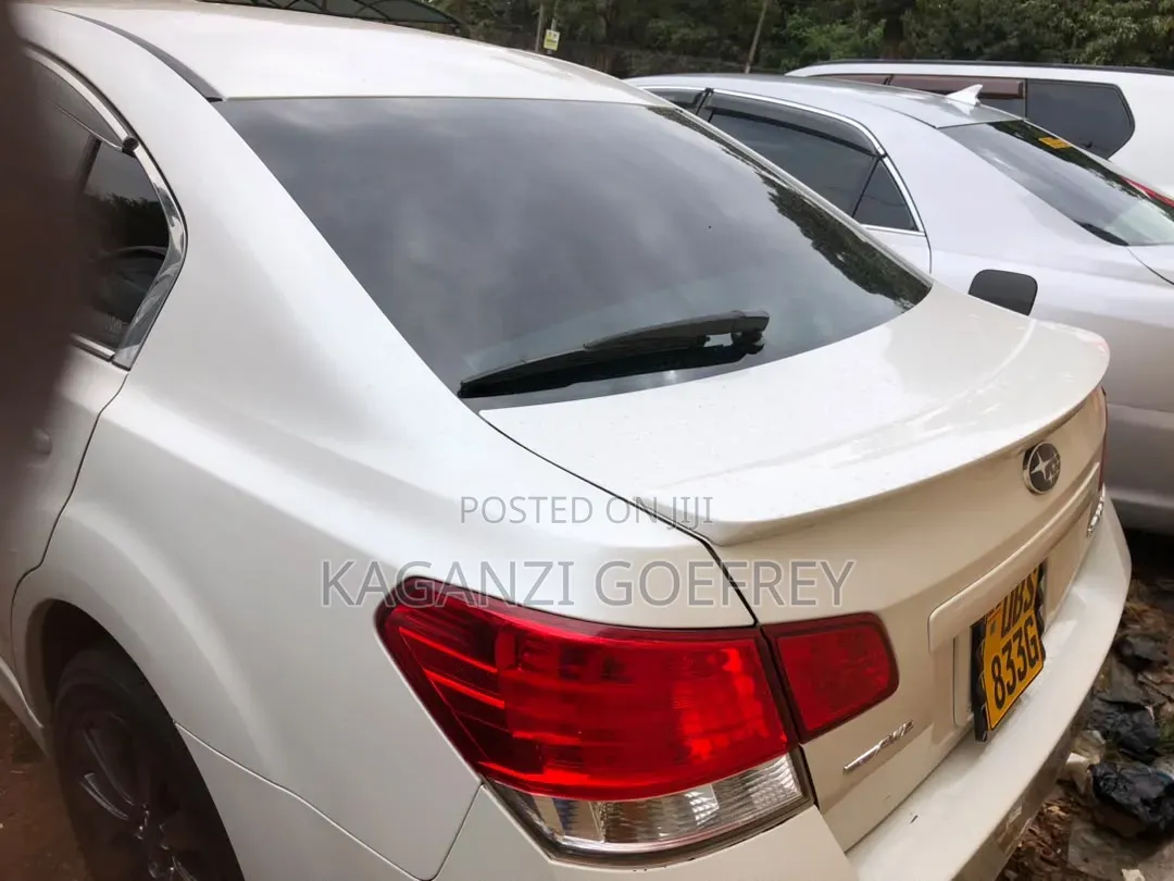 Subaru Legacy 2009 White