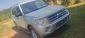 Mitsubishi Pajero 2010 Pearl
