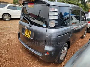 Toyota Sienta 2006 Black