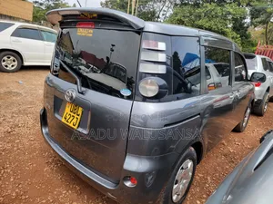 Toyota Sienta 2006 Black