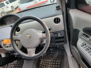Toyota Sienta 2006 Black