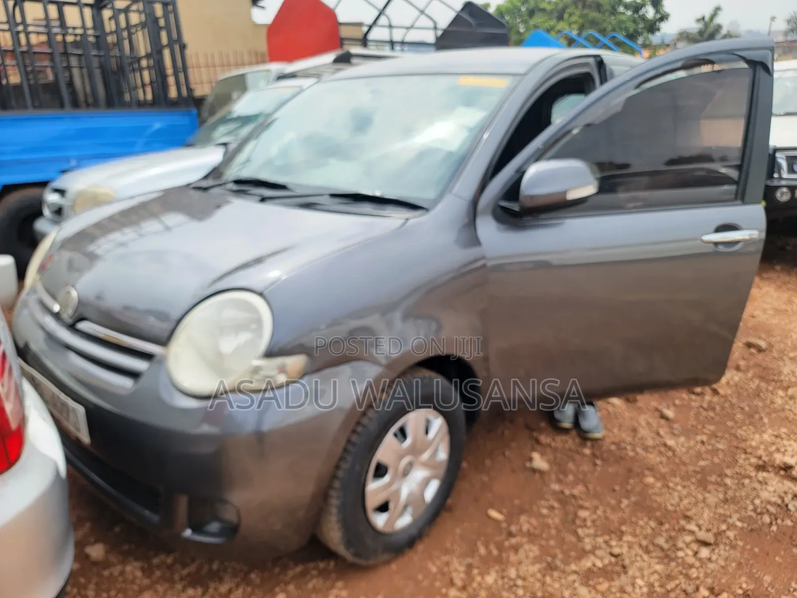Toyota Sienta 2006 Black