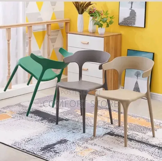 For Classic Modern Plastic Chair for Restaurant Bar Hotel and Home