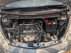 Toyota Ractis 1.5 FWD 2013 Silver