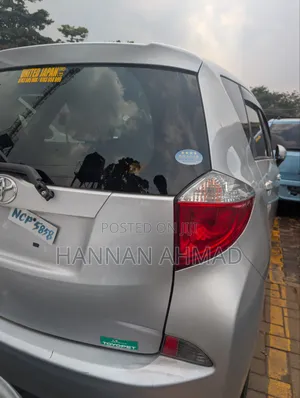 Toyota Ractis 1.5 FWD 2013 Silver
