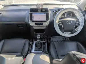 Toyota Land Cruiser Prado 2.7 2023 Pearl