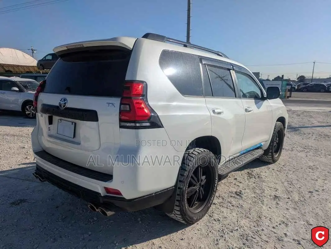 Toyota Land Cruiser Prado 2.7 2023 Pearl