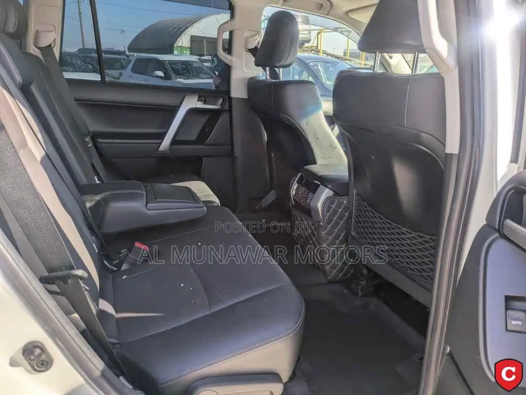 Toyota Land Cruiser Prado 2.7 2023 Pearl