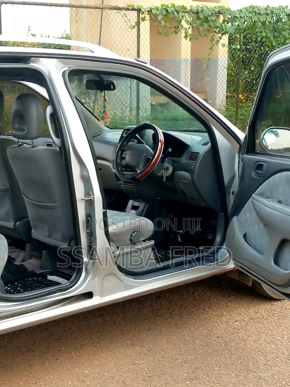 Toyota Raum 1999 Silver