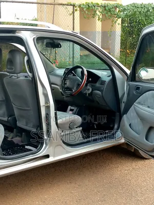 Toyota Raum 1999 Silver