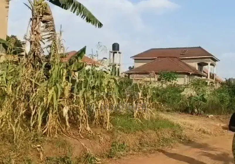 Plot in Matugga for Sale 50/100ft at 40m
