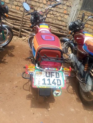 Bajaj Boxer 100 2022 Red
