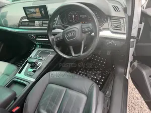 Audi Q5 2.0T Premium AWD quattro 2019 White