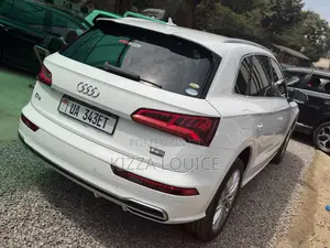 Audi Q5 2.0T Premium AWD quattro 2019 White