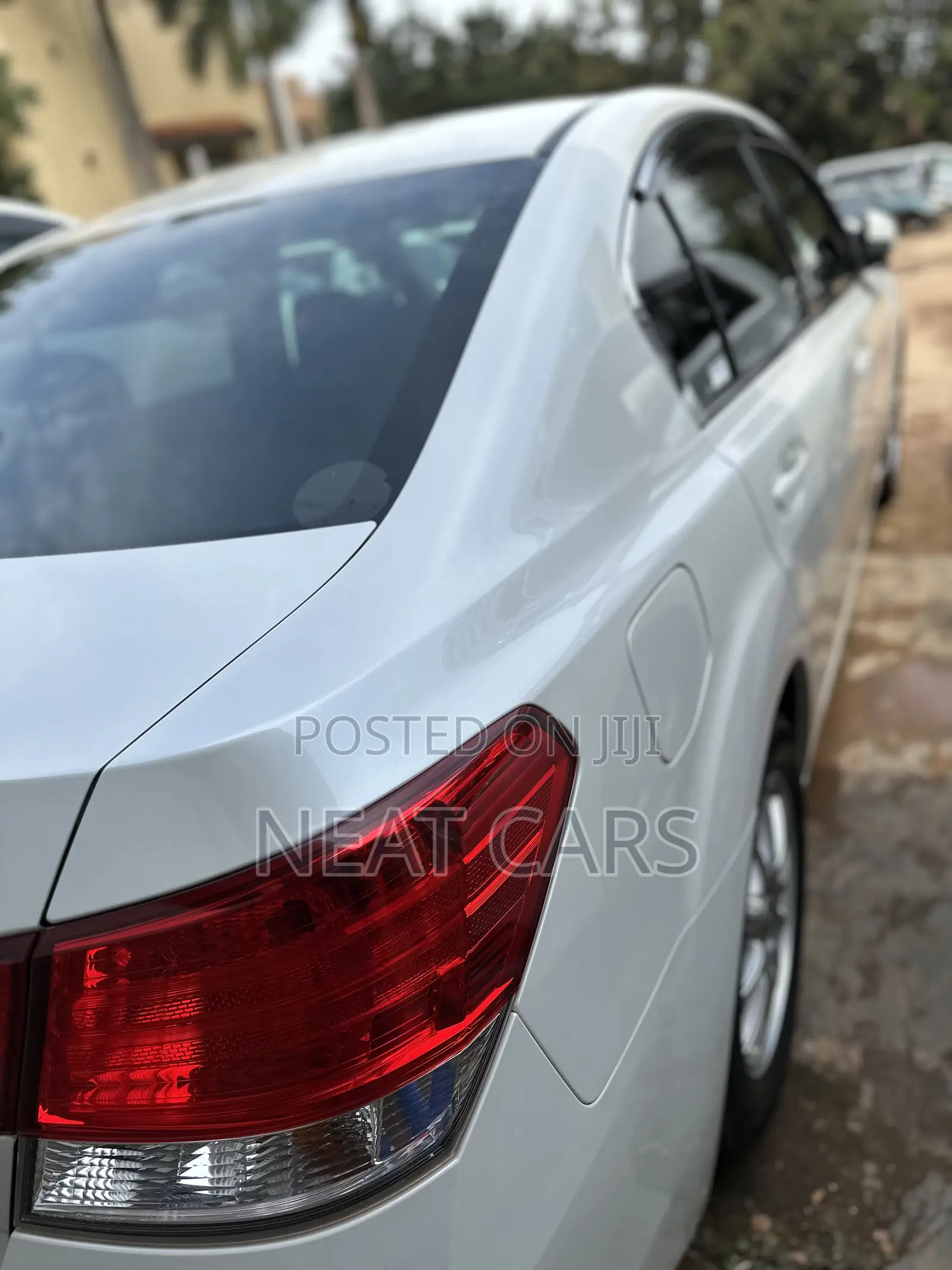 Subaru Legacy 2012 White