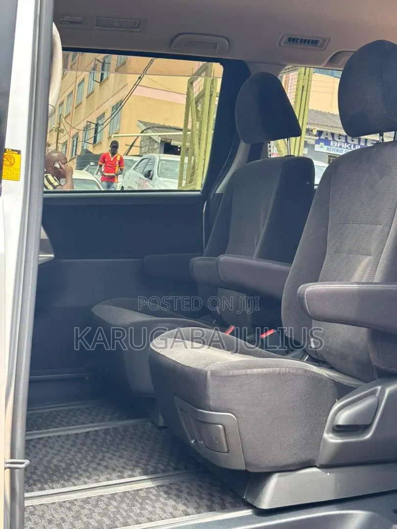 New Toyota Noah 2012 Silver