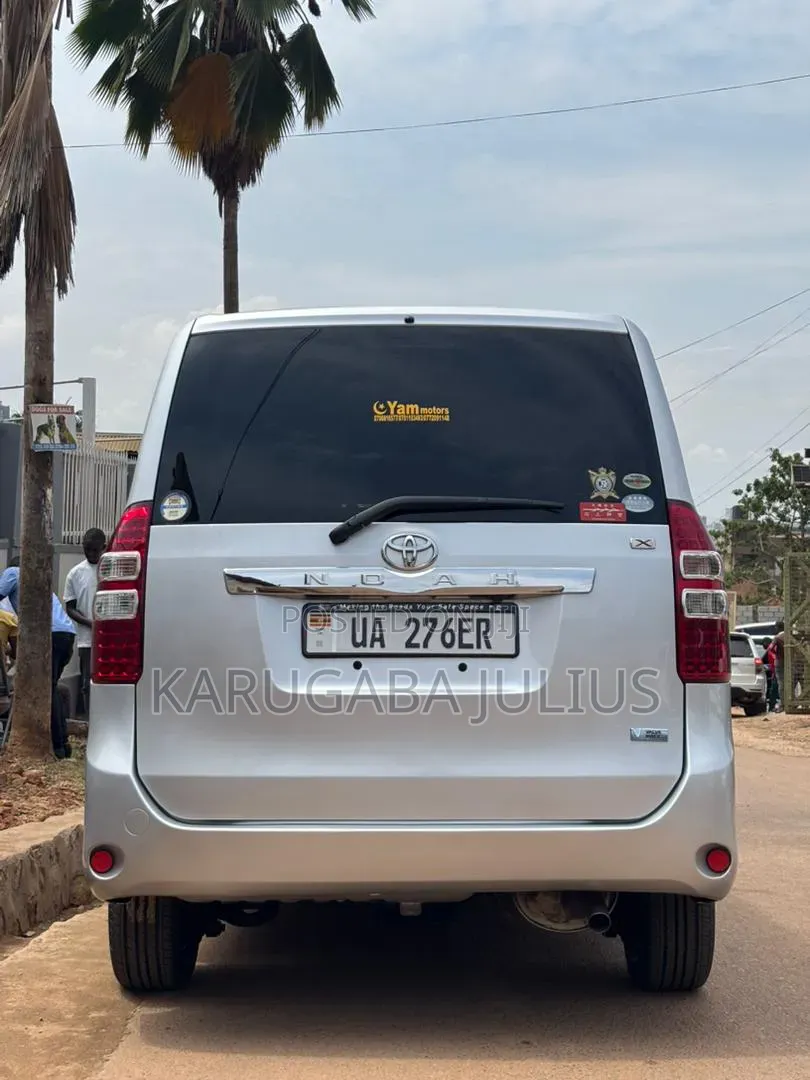 New Toyota Noah 2012 Silver