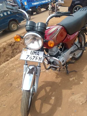Bajaj Boxer 100 2025 Red