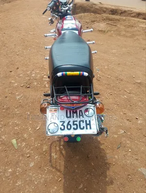 Bajaj Boxer 100 2025 Red