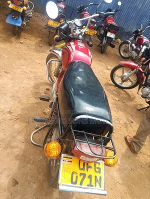 Bajaj Boxer 100 2022 Red
